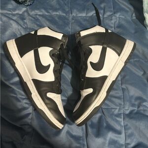 High Nike dunks Used black and white